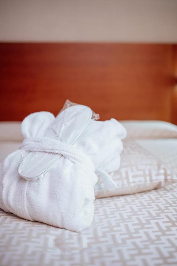 Hotel Amico Citta Sant'Angelo Bagian luar foto